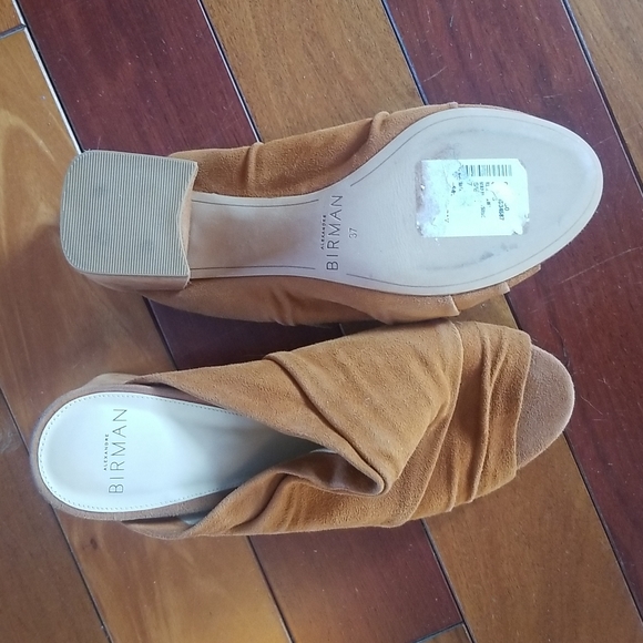 Alexandre Birman tan , suede slides, 2-in heel, size 37, worn for less than 1 hr - Picture 2 of 3